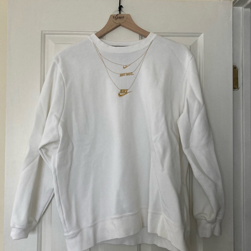 White crewneck sweatshirt